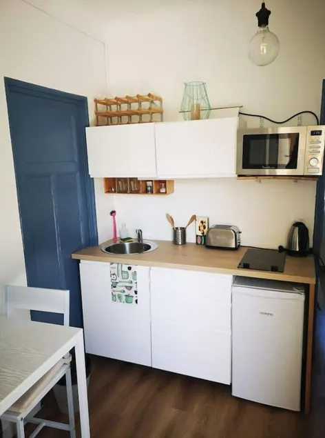 Small apartment 2 steps from the beach and calanques! - Image 1