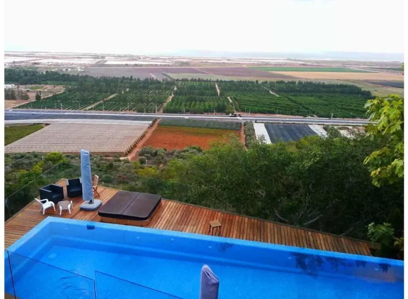 Ocean view - Image 1