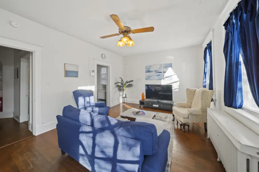 Walk Central. Museum district. Scott's Addition. 2BR - King and full bed.  - Image 1