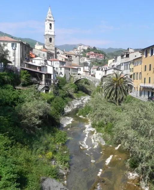 Großes antikes Ferienhaus  mit Komfort und  Meerblick im  Riviera- Dorf - Image 1