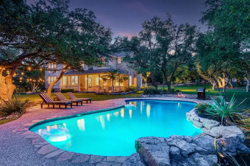 \"Luxurious Moya's ranchette \" mini horses,heated pool,games - Image 1