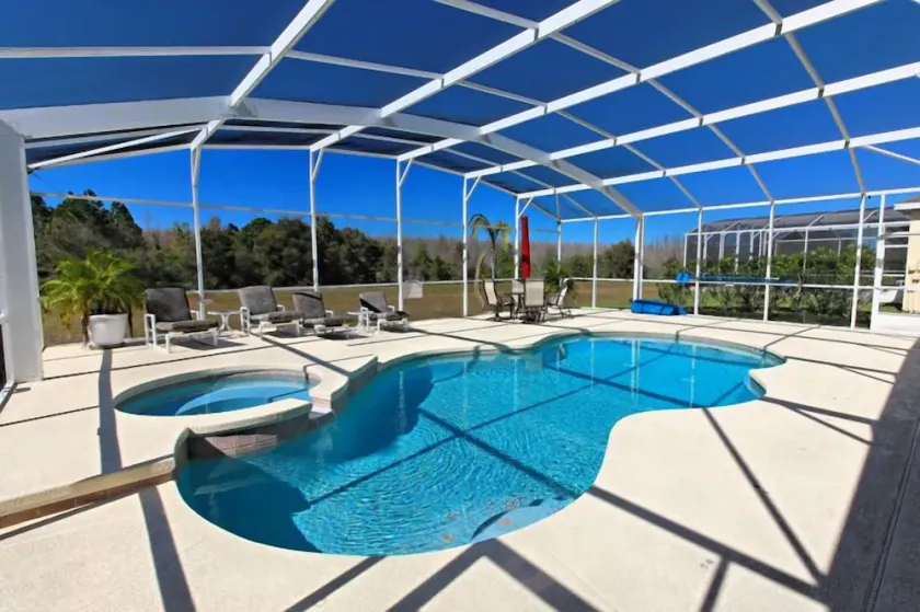 351bs 5 Bedroom Villa by RedAwning - Image 1