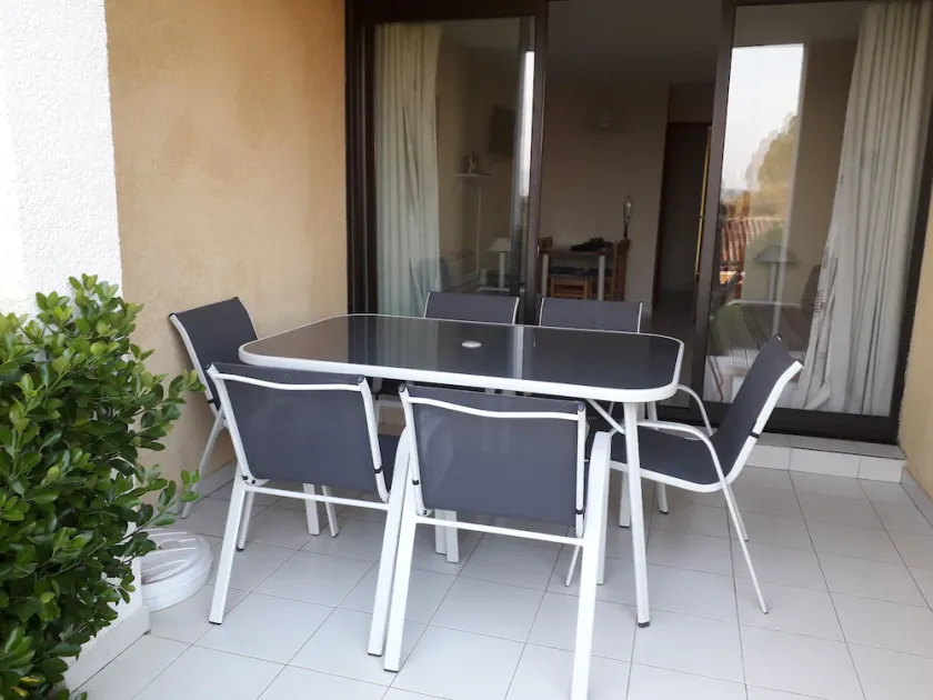 Golfe de Saint Tropez, appartement 4 couchages, RDC avec terrasse et jardinet - Image 1