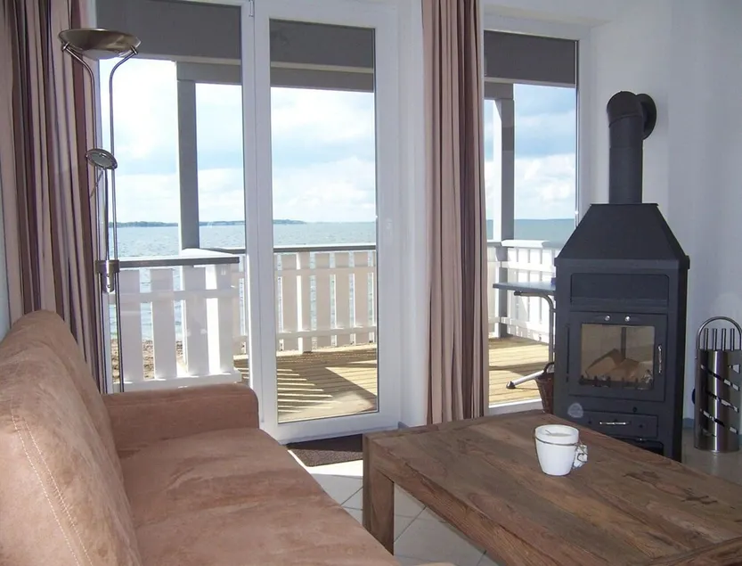 Apartment in Rechin Right on the Water - Image 1