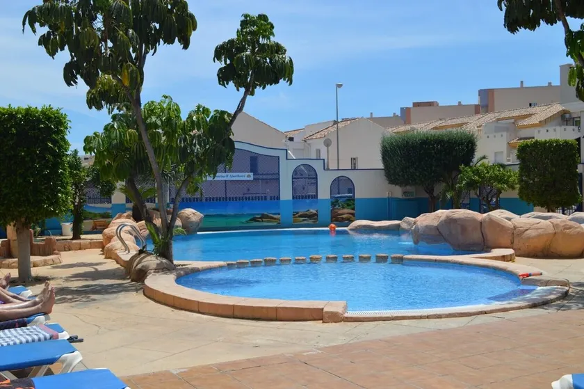 Appartamento Vacanze \"En El Cabo Roig\" con Piscina Condominiale, Balcone Privato e Wi-Fi - Image 1