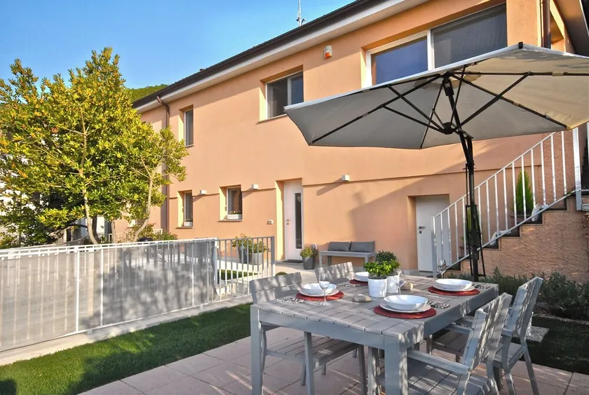 Trieste (Barcola) - Appartamento in villa con giardino privato a 300 mt dal mare - Image 1