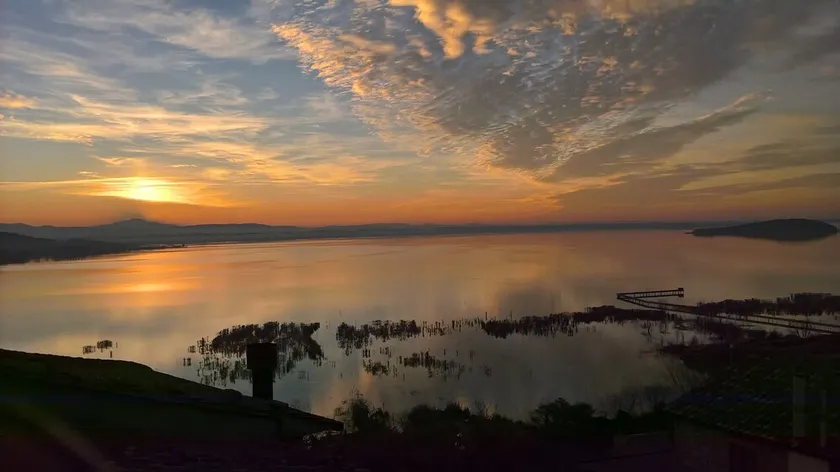 Lake Trasimeno San Savino Townhouse AC WI-FI gratuito - Image 1