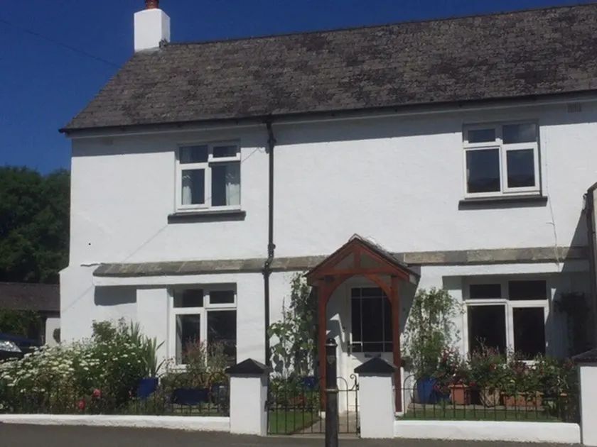 3 Bedroom Cottage - Image 1