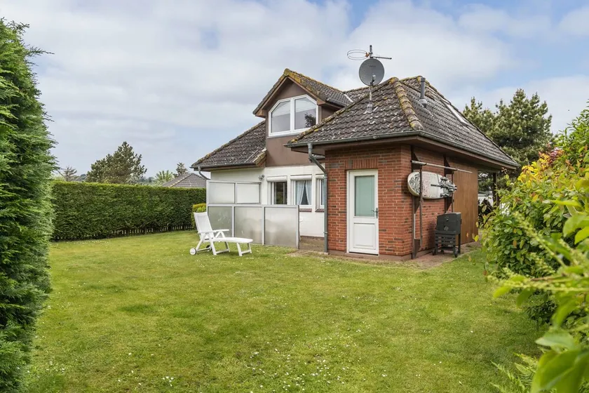 Holiday Home \"Herich\" with Sea View, Garden and Wi-Fi - Image 1