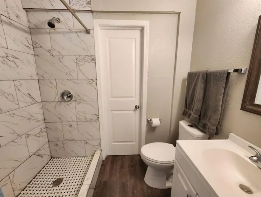 Luxury Apartment Suite 1 - Image 1