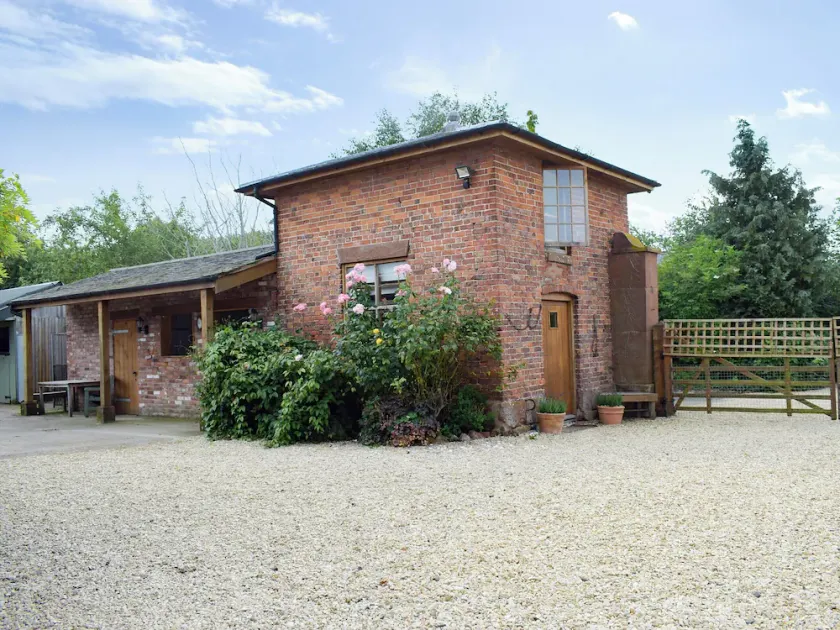 1 bedroom accommodation in Baschurch - Image 1