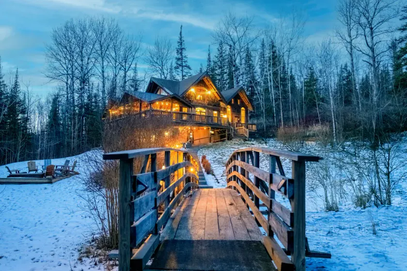 North Shore Timber Home ~ Minuten in die Stadt ~ 5 Morgen Privatsphäre! - Image 1