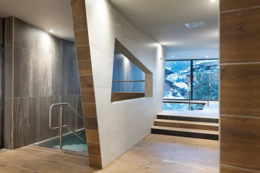 Hotel Laska - Image 1