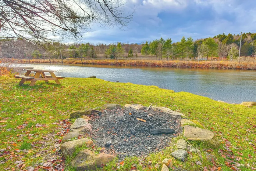 Ludlow Cabin on Lake Pauline w/ Outdoor Fire Pit - Image 1