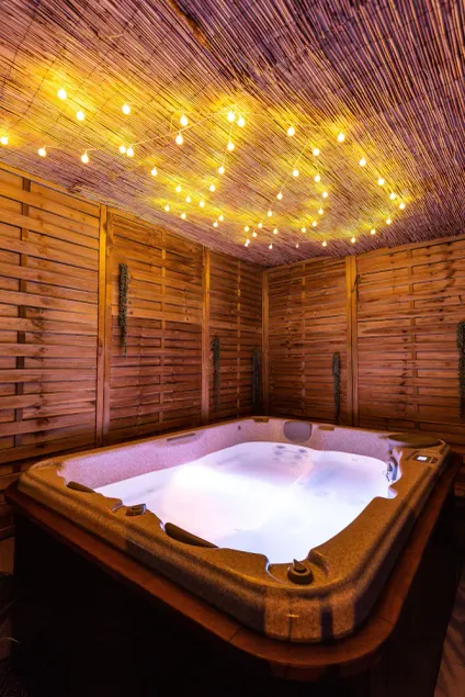 L'Emoustillant jacuzzi, unique et hors du temps - Image 1