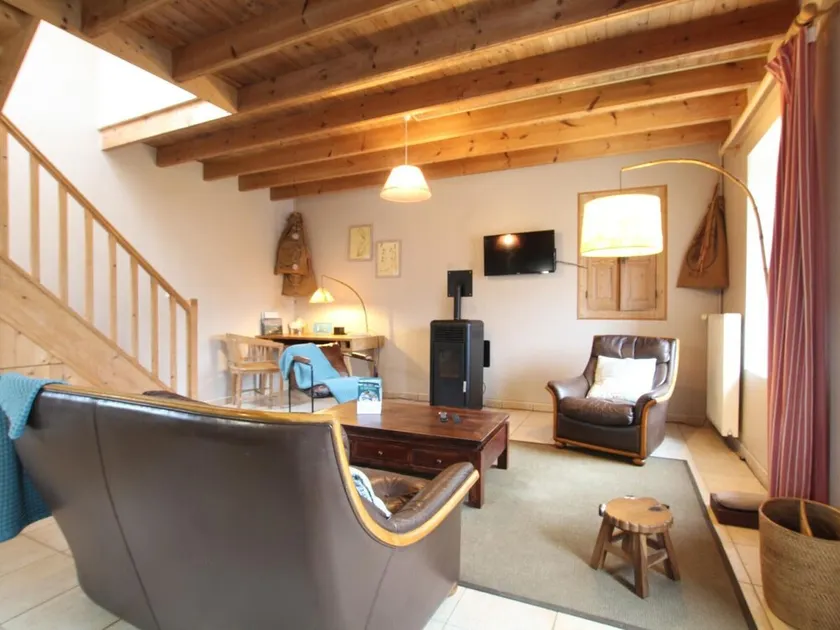 Charming village house in La Hague, pets allowed and parking - Image 1