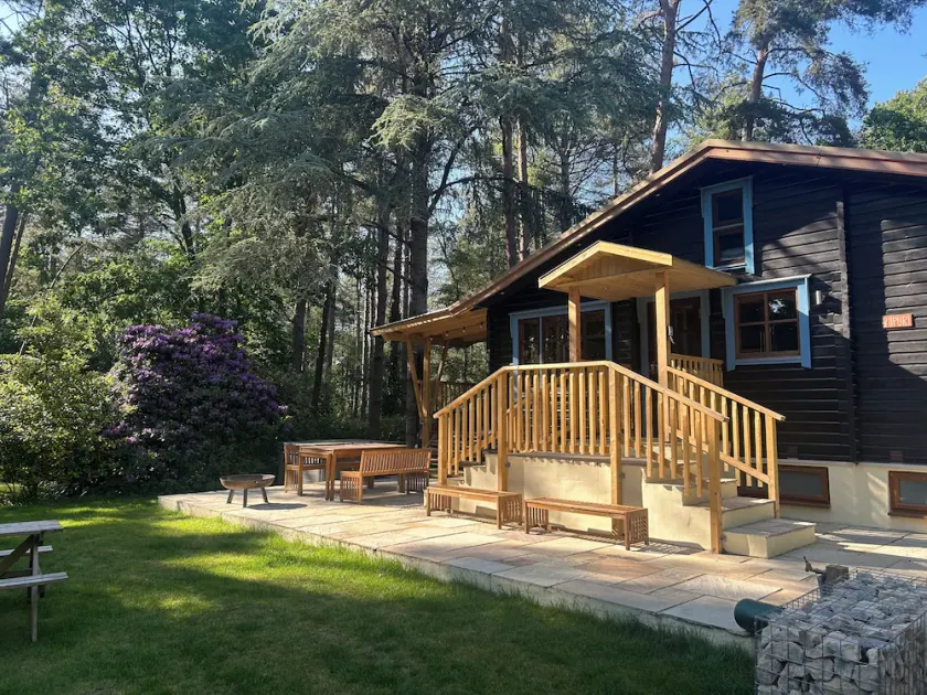7 bedroom, Stunning Cottage with Hot-Tub & Cinema Room - Image 1