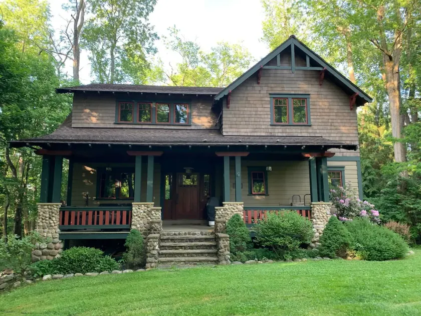 Beautiful Home for rent near CHQ Lake & Institution. - Image 1
