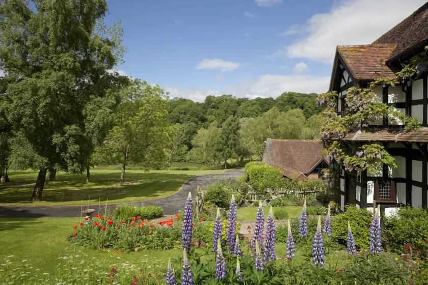Exclusive and private regenerative farming estate set in the English countryside - Image 1