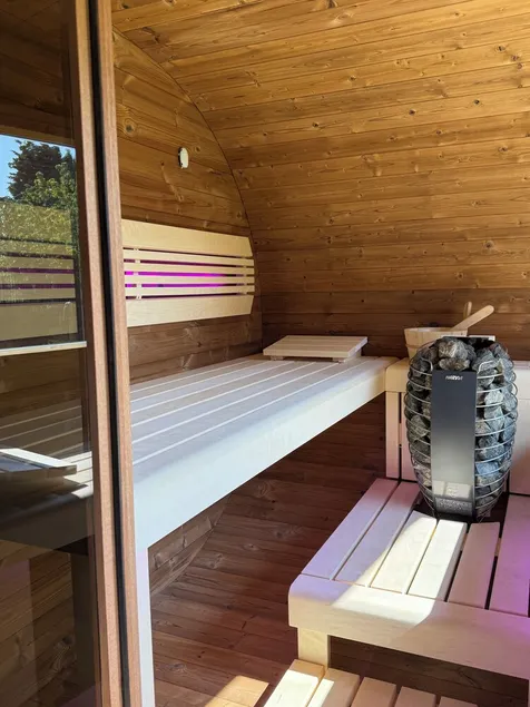 Ferienwohnung mit Whirlpool und Sauna im Außenbereich - Image 1
