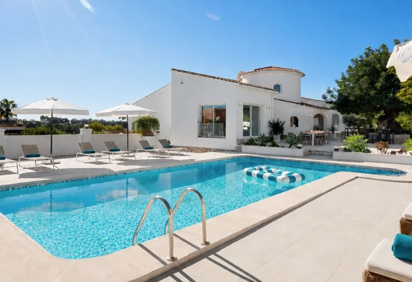 Villa Bonita • Spacious & Hotel-style & Seaviews - Image 1