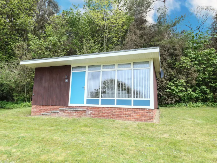 CHALET 126A, family friendly, country holiday cottage in Cromer - Image 1