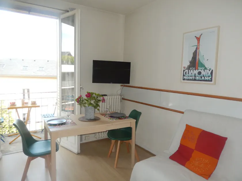 Lovely studio in the center of town 2 balconies - Image 1