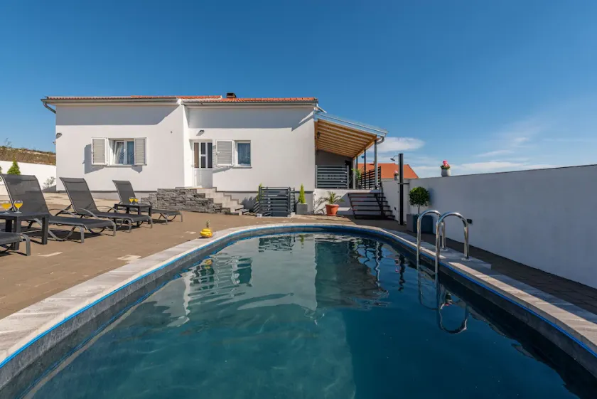 Villa Sea Pearl - Image 1