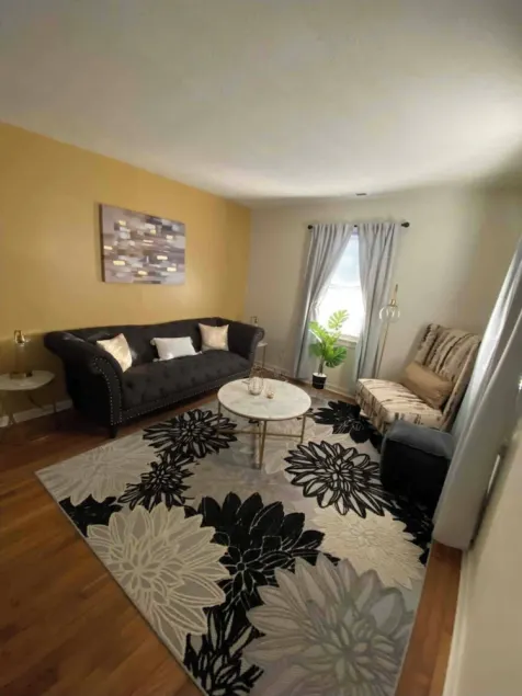 Hidden Gem in the City!!! - Image 1