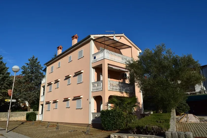 Tvårumslägenhet med terrass Malinska, Krk (A-20366-a) - Image 1