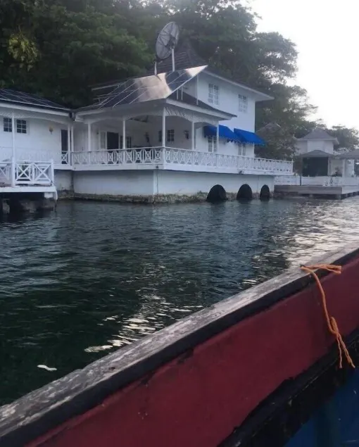 Tha Lagoon Spot - Image 1