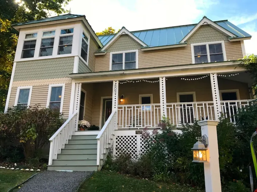 Smukt og rummeligt nyt sommerhus i charmerende landsby ved Bayside - Image 1