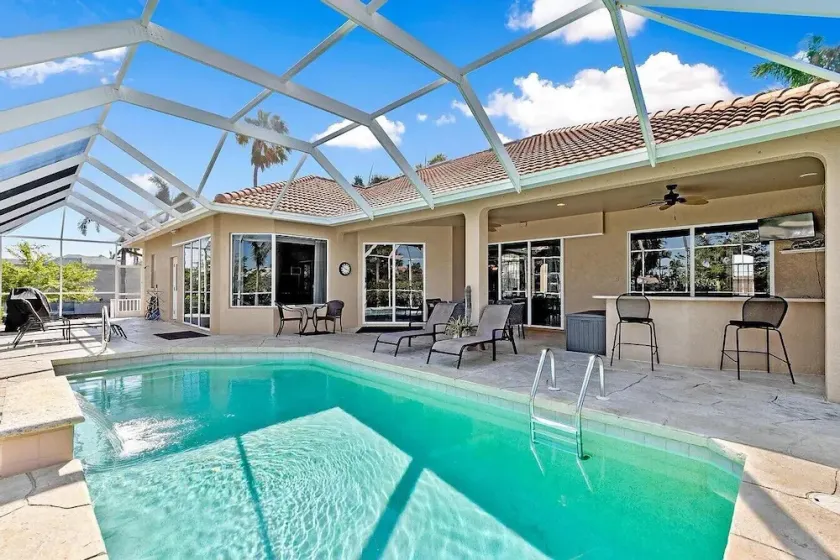 Mile From Beach Access, Spacious and Redone, Heated Pool - Image 1