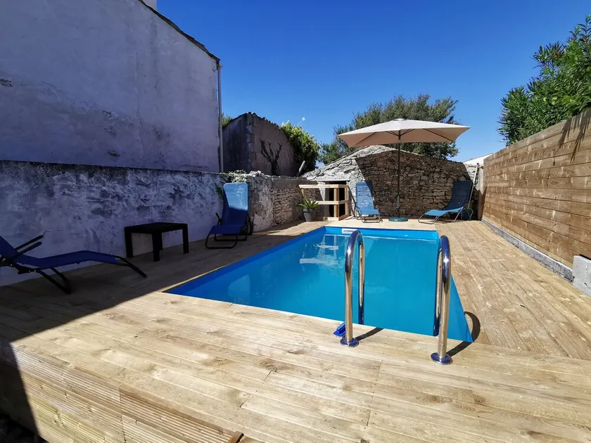 Country house with a 5x3 swimming pool   - Image 1