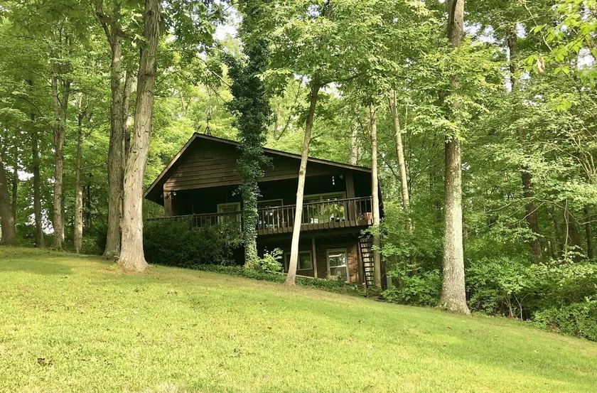 Waterfront Woodland Chalet — Kinkaid Lake, IL Ozarks - Image 1