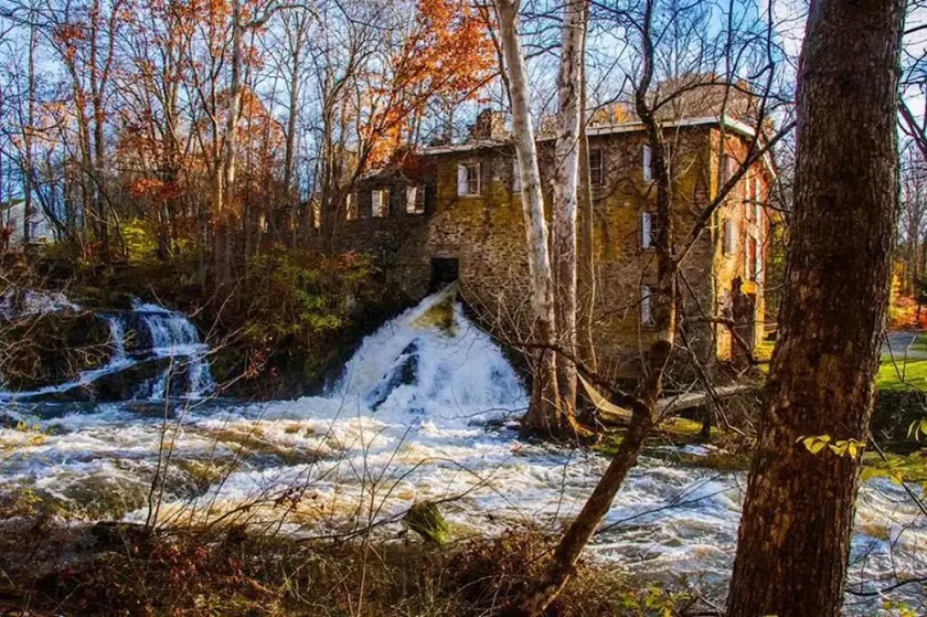 Historic, Converted Mill w/Beautiful Waterfall & Stream, 2 hr drive from NYC - Image 1