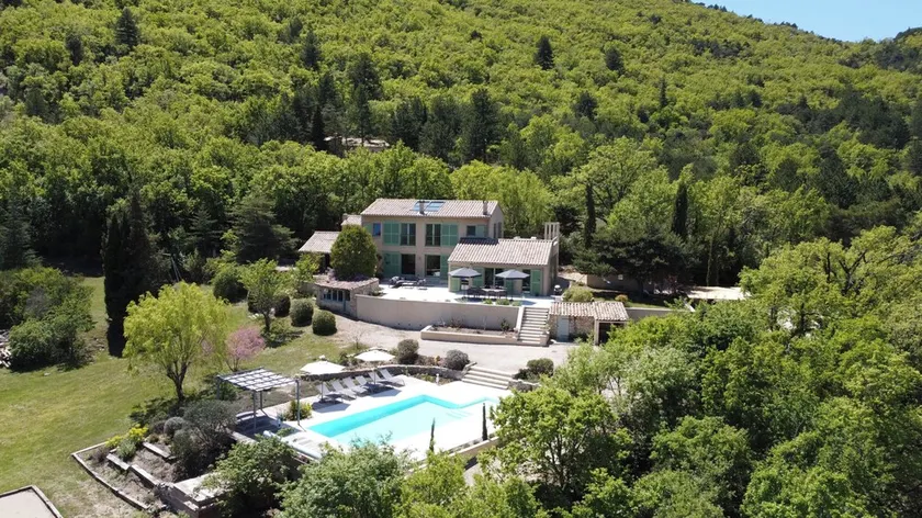 Magnifique propriété avec vues panoramiques et piscine privée - Image 1
