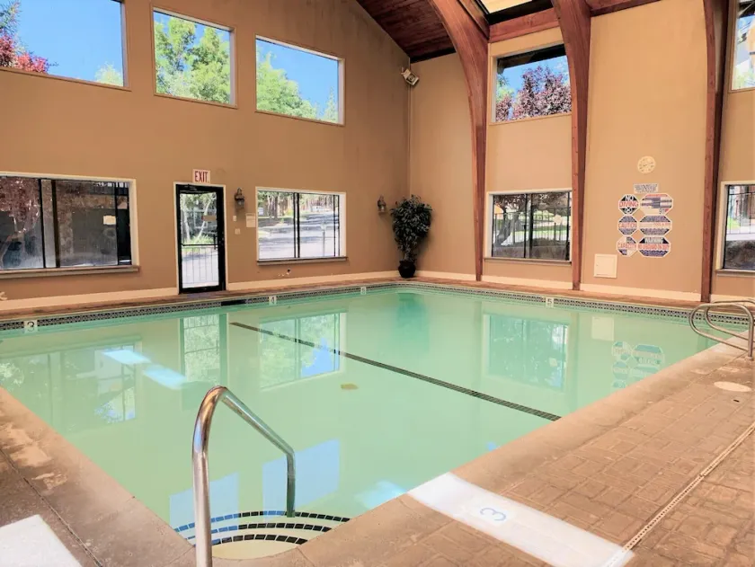 Lakefront Viking Oasis: 2 BR / 2. 5 condo BA à Big Bear Lake, pour 6 personnes - Image 1