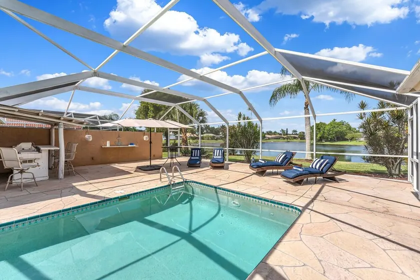 Villa Bellevue - Beautiful lakefront rental with pool with 3 bedroom & 2 bath - Image 1