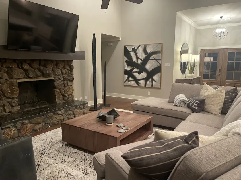 Updated lakefront home that has it all - Image 1