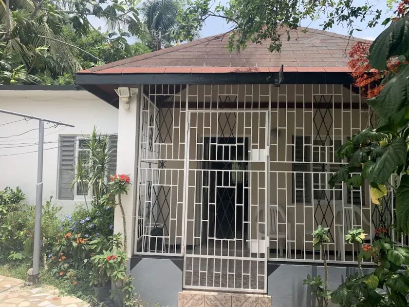 Cozy Entire home in Spanish Town - Image 1