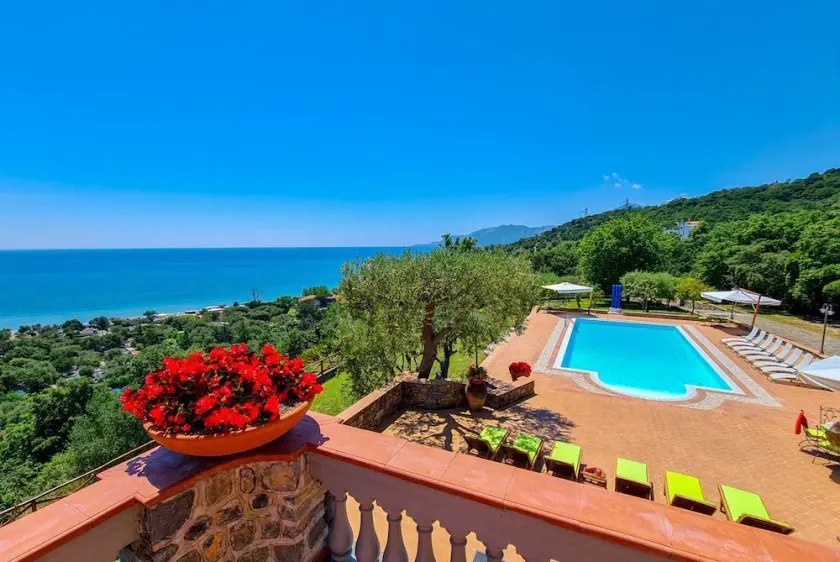 Villa Mediterraneo - Cinque Camere da Letto Villa, Ospiti Massimo 12 - Image 1