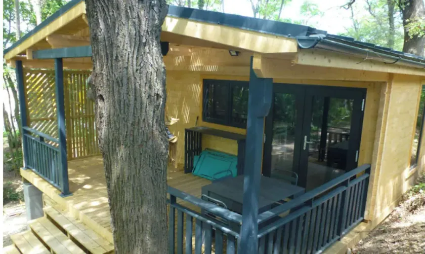 THE CABIN IN AN IDYLLIC SETTING IN THE HEART OF NATURE - Image 1
