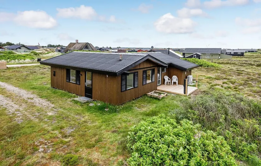 Lovely home in Hvide Sande with sauna - Image 1