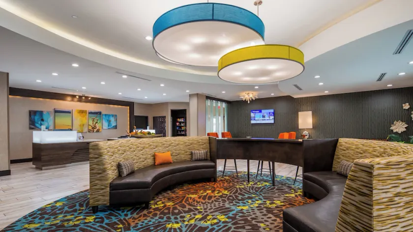 Best Western Plus Pasadena Inn & Suites - Image 1