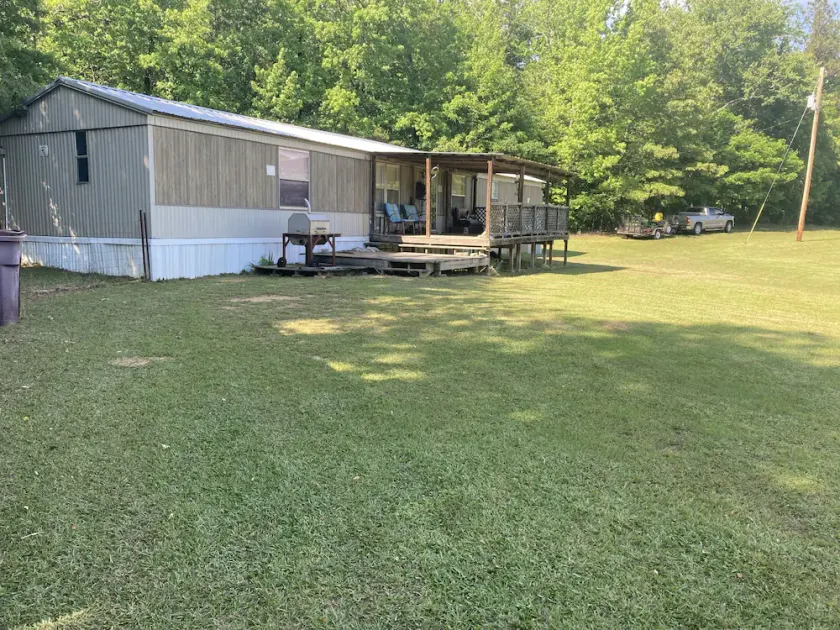 Quiet secluded private single wide mobile home  - Image 1