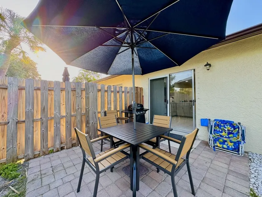 Near Fort Myers Beach • 2BR • 2BA • Grill - Image 1
