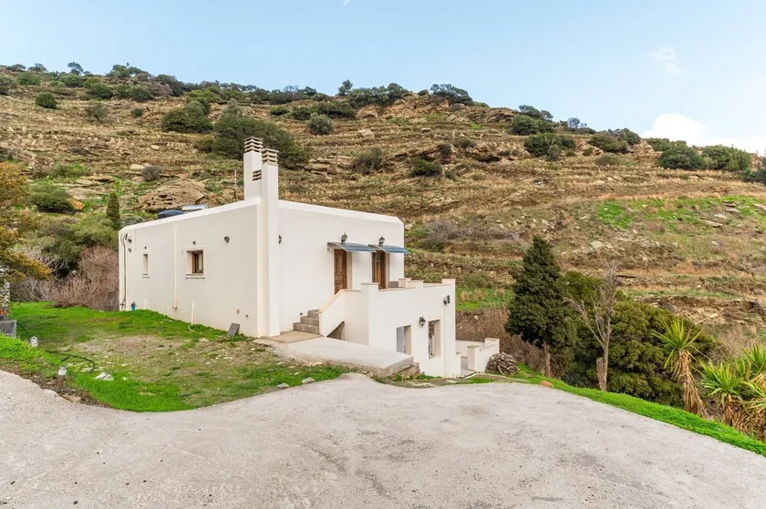 Casa vacanze 'Moraki Apartment 2 Andros' con terrazza privata, Wi-Fi e aria condizionata - Image 1