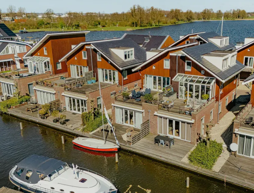 Waterside Escape with Easy Access - Image 1