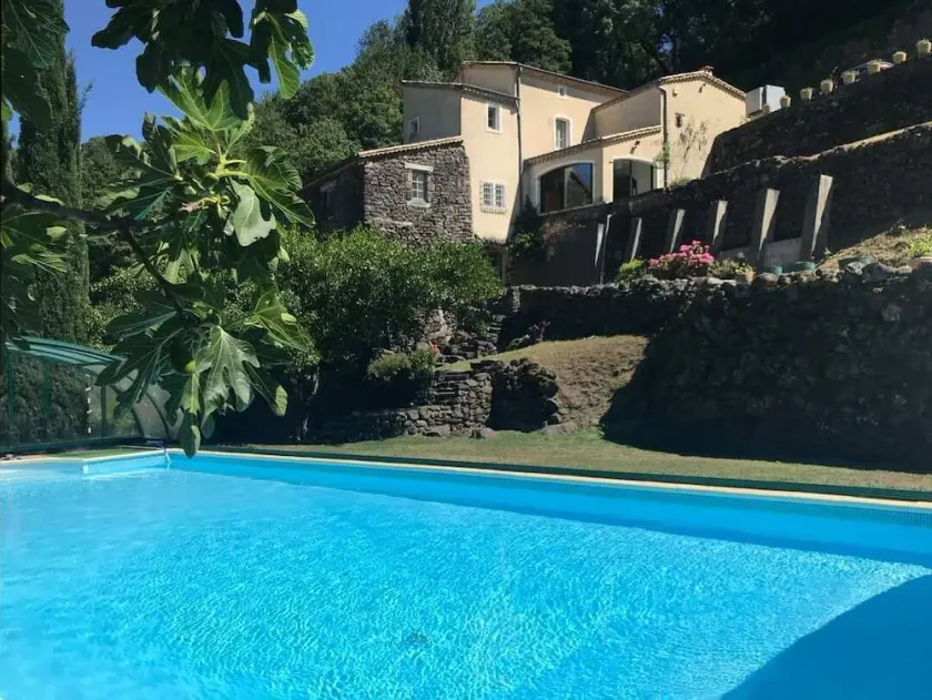 Le figuier\" apartment nestled in greenery at the foot of the river - Image 1